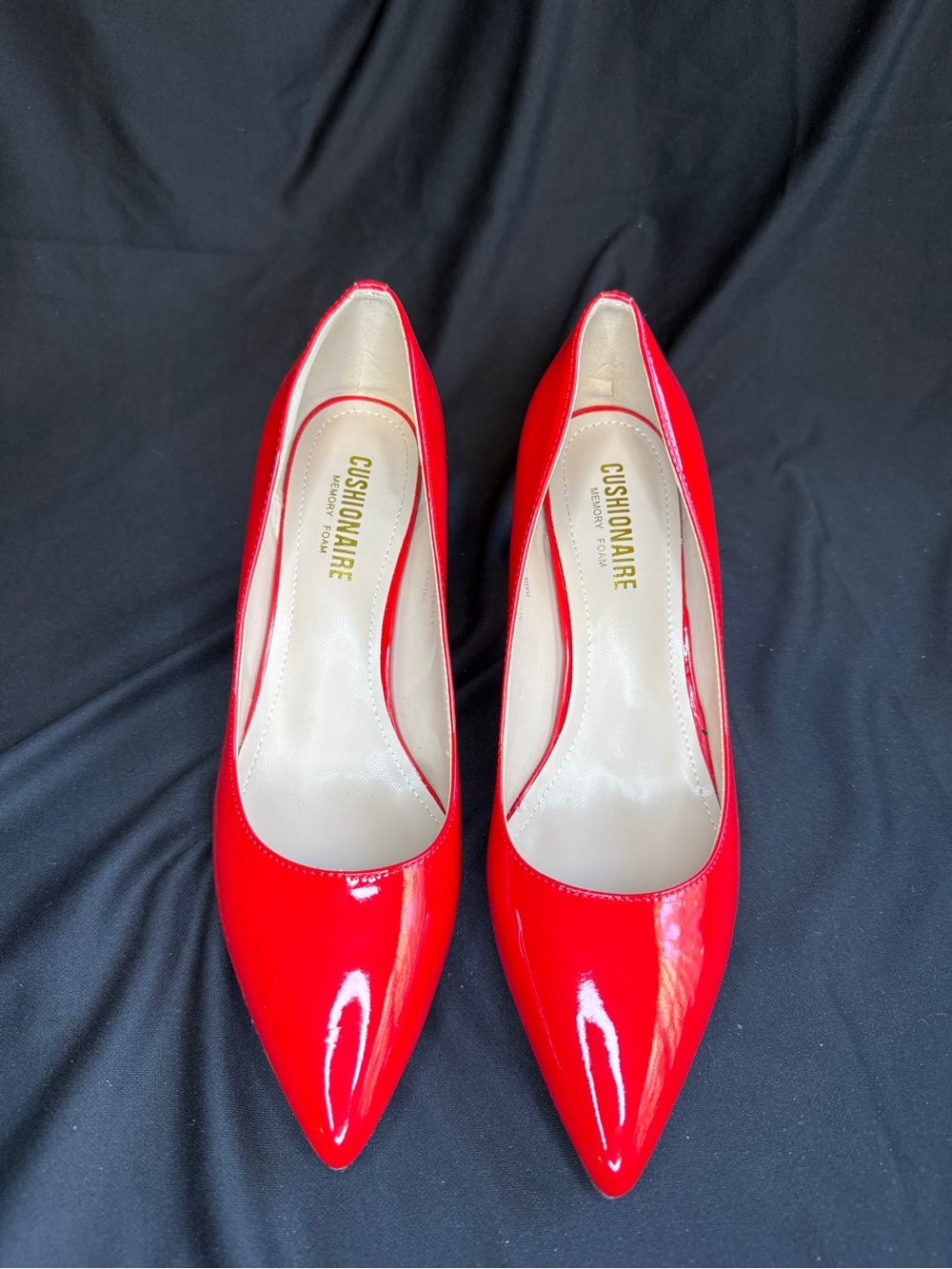 Cushionaire Red Patent leather Pointed-Toe Pumps — Size 8